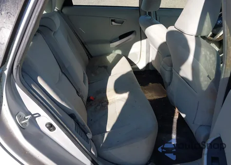 2013 Toyota Prius z USA, uszkodzony, nr VIN JTDKN3DU2D0337641